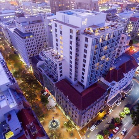 Taj Cape Town Hotell Eksteriør bilde Aerial view of the building